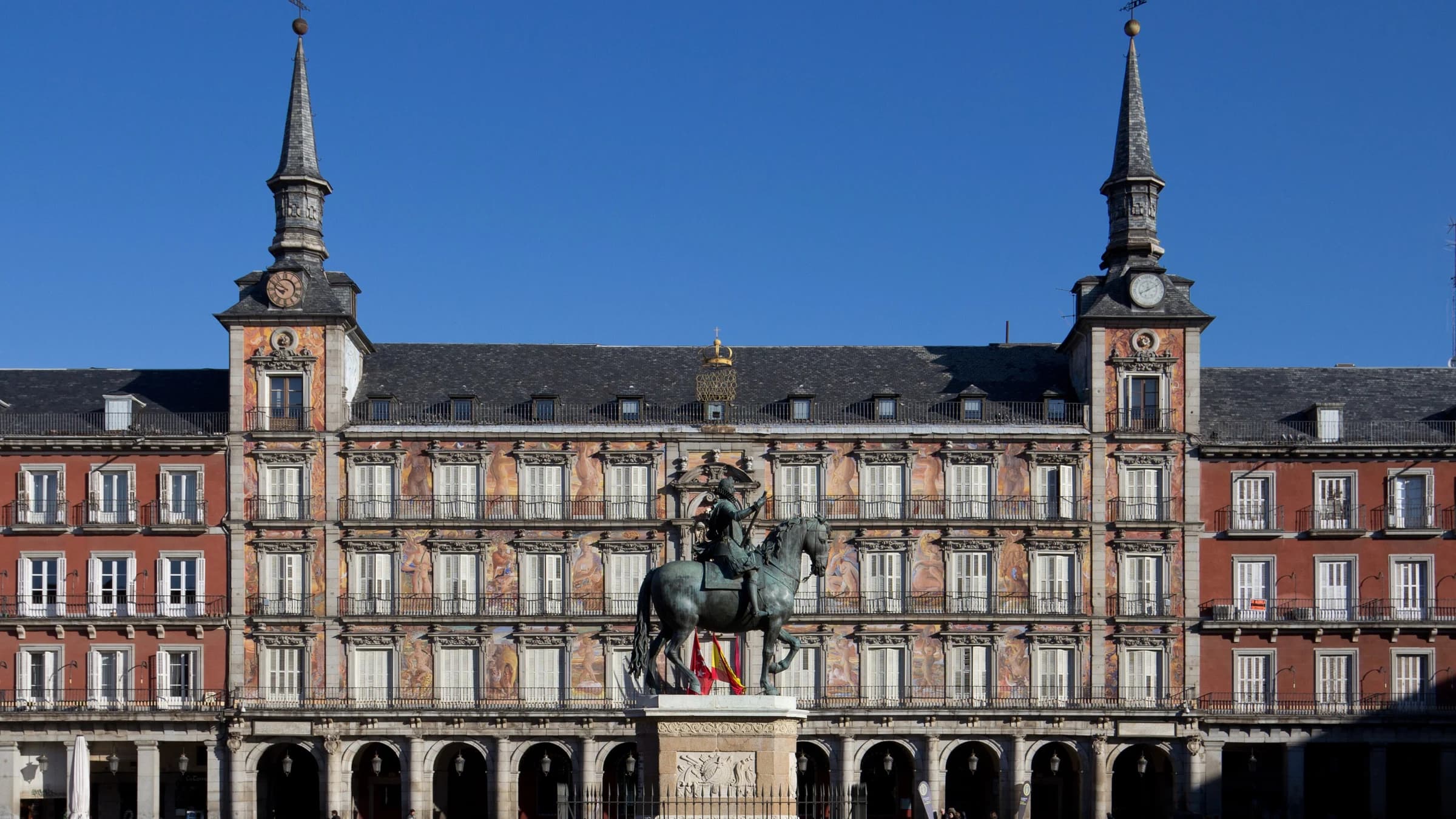 Walking tour in Madrid